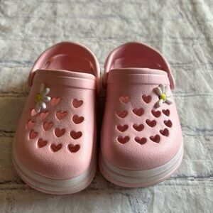 CLOGS FOR BABY GIRL SIZE 4 WITH HEARTS CUTOUTS